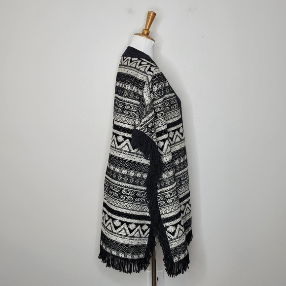 1. State Fringed Tapestry Kimono Size Medium‎ - Picture 5 of 9